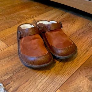 Alegria Seville brown leather upper